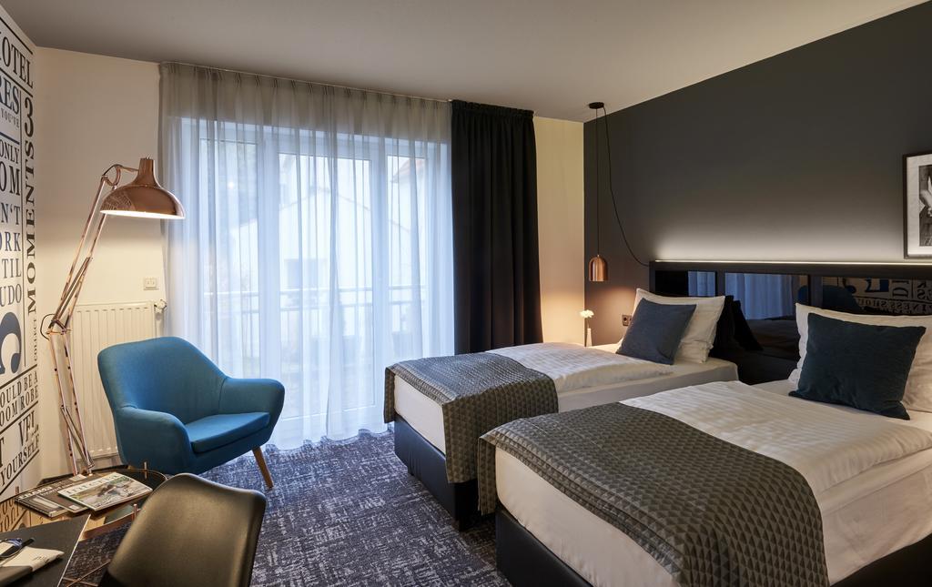 Dom Hotel ออสนาบรึค ภายนอก รูปภาพ