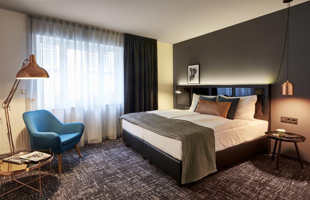 Dom Hotel ออสนาบรึค ภายนอก รูปภาพ